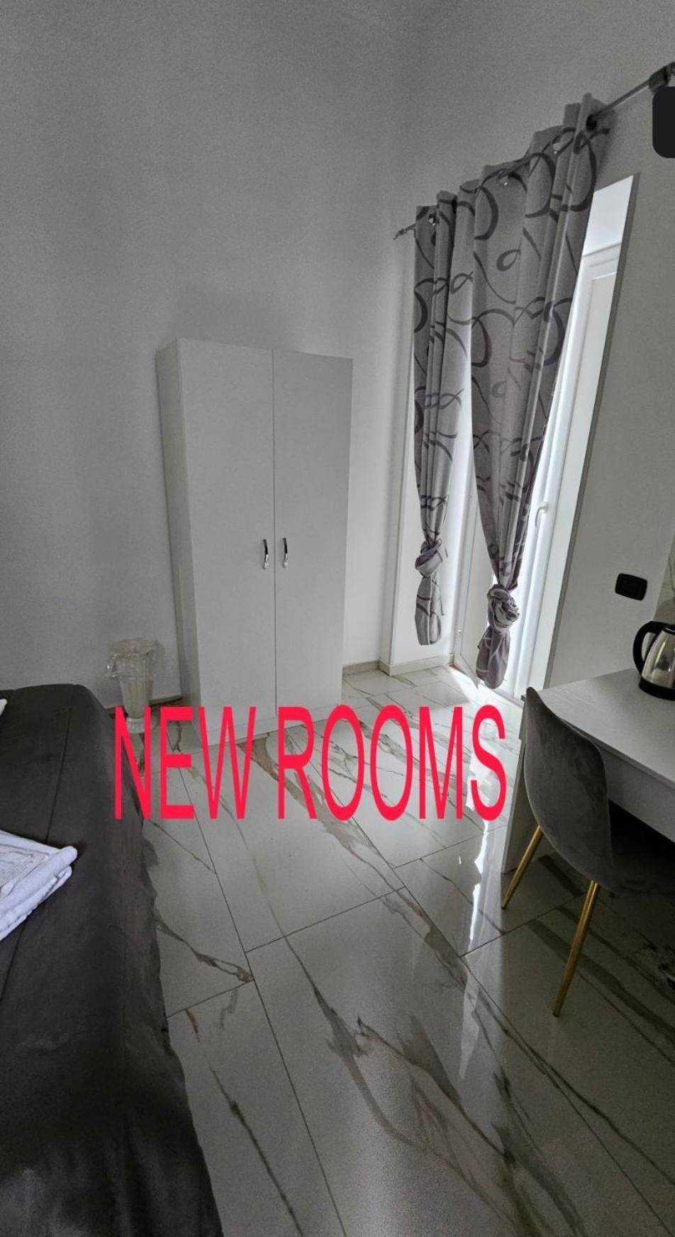 Hotel Crisari Naples Extérieur photo