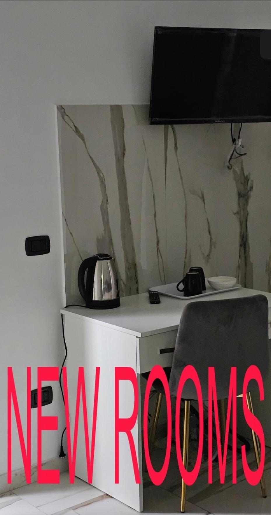 Hotel Crisari Naples Extérieur photo